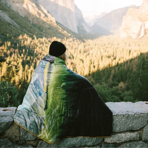 NWT Rumpl Yosemite NP Original Puffy Blanket 1-Person - Picture 8 of 11